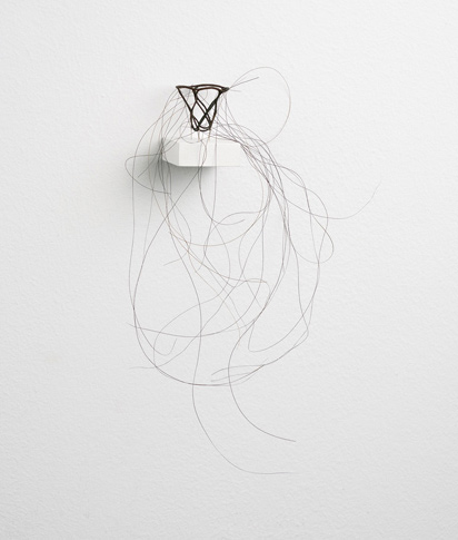 Kleiner Haarkelch, little hair chalice, 2006, horse hair needles